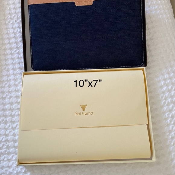 NEW with BOX iPad Pro 10 Covers QTY 4 - Picture 1 of 14